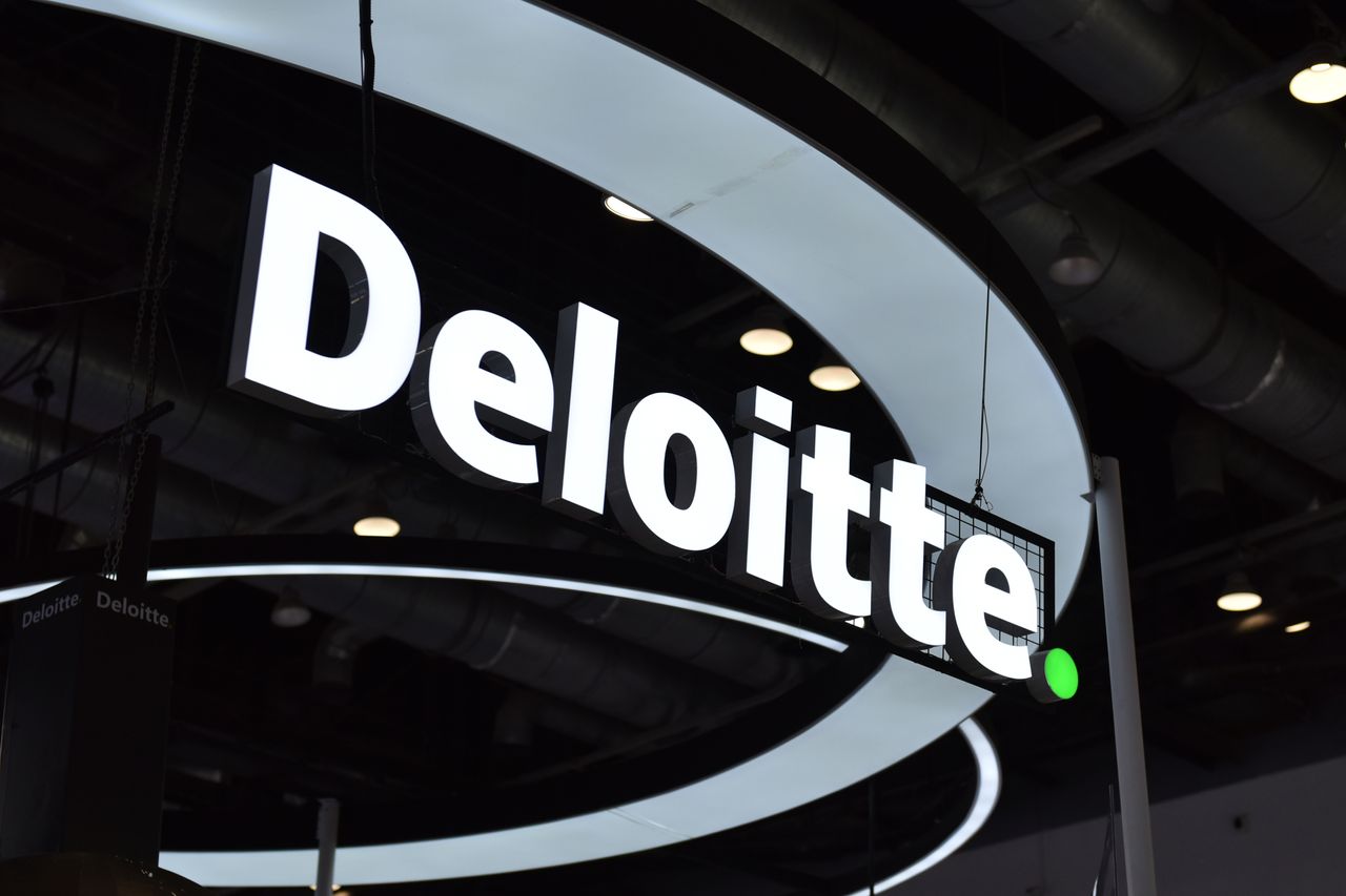 RELX ได้รับรางวัลประจำปี – Deloitte's China Tomorrow Star6 (1) (1) (1) (1)